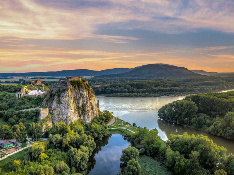 Bratislava S Plavbou Na Devín