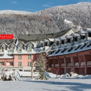 Ramada Hotel & Suites (se skipasem)****