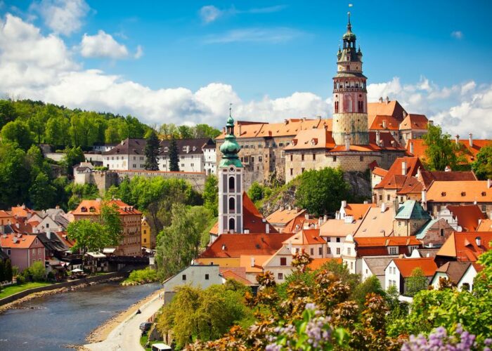 Český Krumlov, Zámek Hluboká A Zlatá Koruna