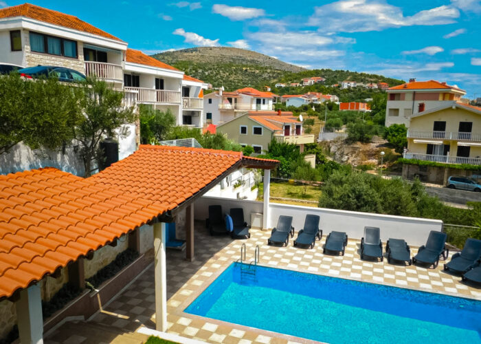 Pension Villa Jelavić S Bazénem