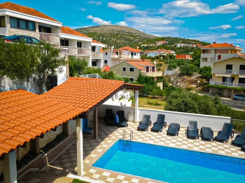 Pension Villa Jelavić S Bazénem