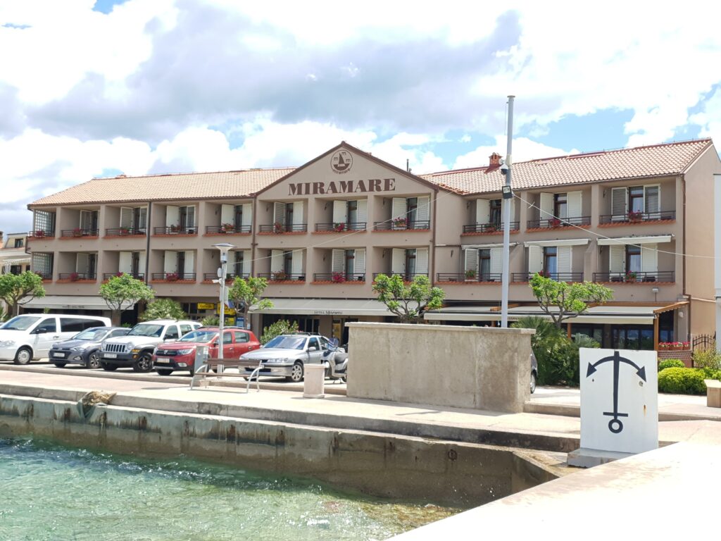 Hotel Miramare (Njivnice)