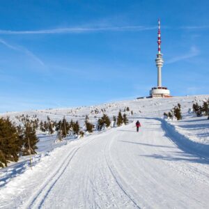 Jednodenní lyžování v Karlově se skipasem v ceně