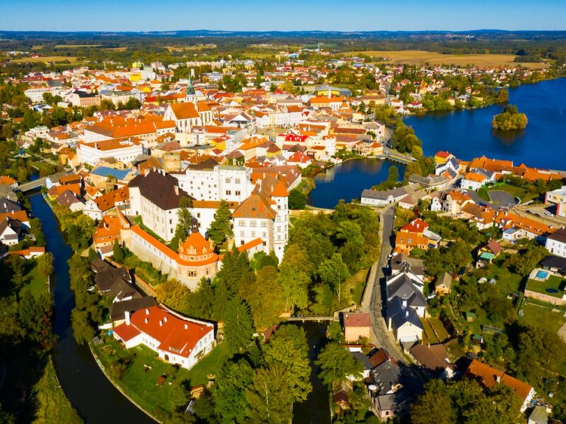 Jindřichův Hradec, Obří Bludiště A ZOO