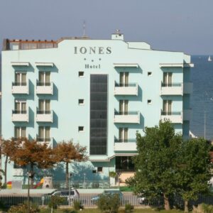 Hotel Iones***