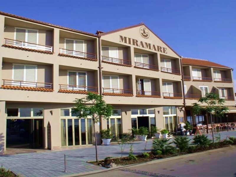 Hotel Miramare (Njivnice)