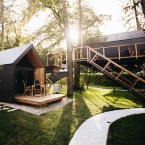 Luxury Glamping Resort Chocolate Village (zima)